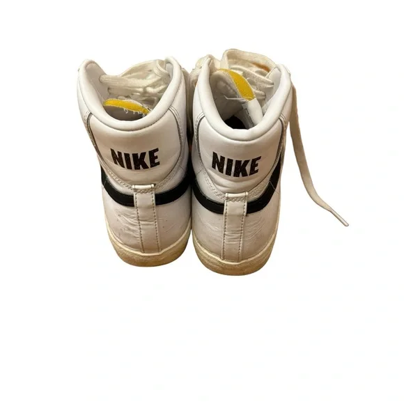 Nike Blazer Mid '77 Vintage Sneakers. Men’s size 9. Used. - Picture 2 of 7